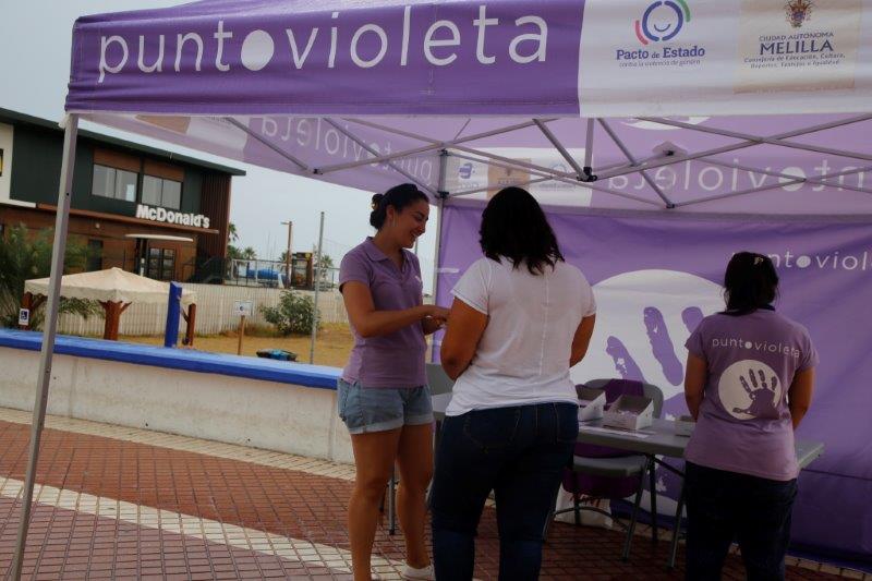 El punto violeta facilita información y atención a las víctimas de violencia de género y agresiones sexuales