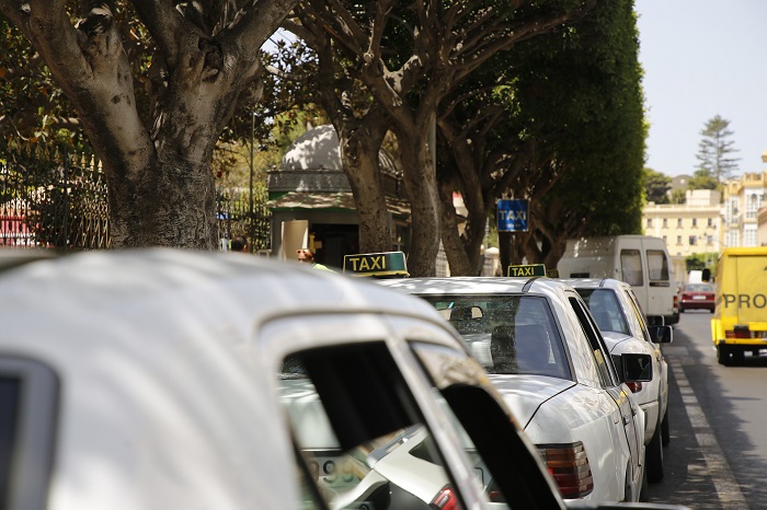 Imagen de una de las paradas de taxi en el centro de la ciudad