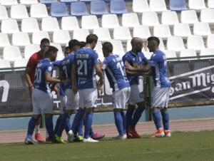 Los jugadores esperan repetir esta imagen mañana ante Las Rozas y sumar tres nuevos puntos