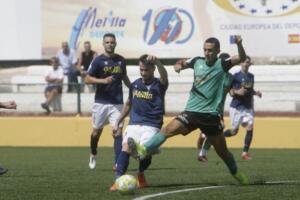 Joselu, tan activo como siempre