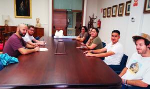 Francesco Bondanini reunido con los artistas que participarán en el proyecto ‘Youhood’