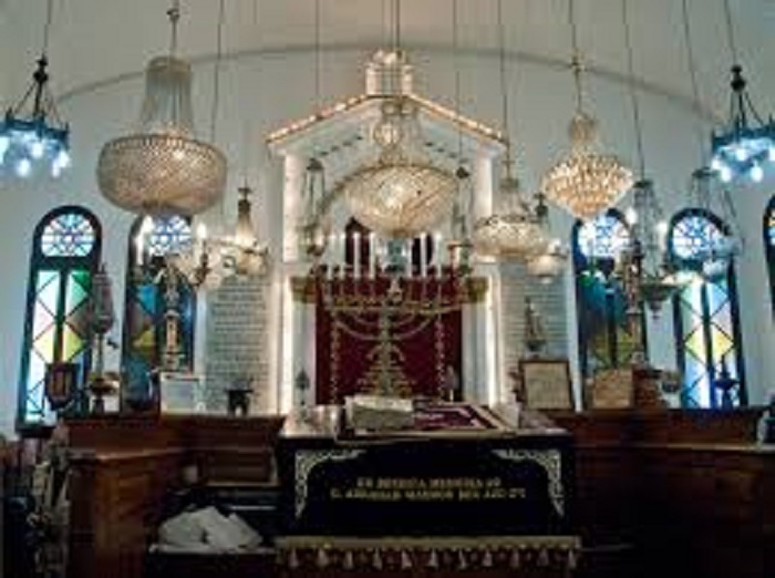 Imagen del interior de la Sinagoga Or Zaruah melillense, situada en el centro de la ciudad