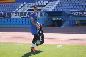 Hodeo Oleaga, en el entrenamiento de ayer nada más llegar a Melilla el equipo