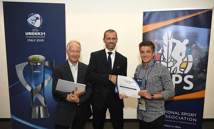 Parra, junto a Aleksander Ceferin, presidente de la UEFA