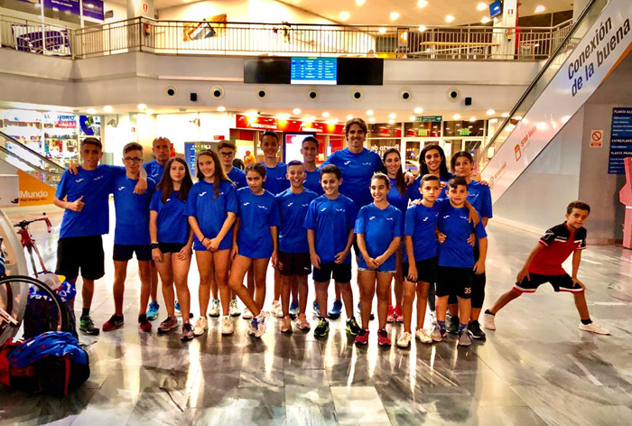 Triatletas del C.N. Melilla que se desplazaron a Málaga
