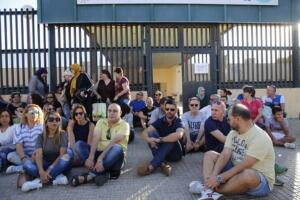 El pasado viernes las familias del CEE Reina Sofía realizaron una sentada en el colegio