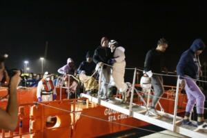 Entre las 49 mujeres había varias embarazadas y algunos de los inmigrantes necesitaron ser trasladados al Comarcal por sufrir síntomas febriles