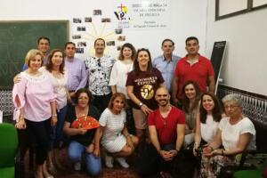 En la imagen, varios profesores en una reunión en 2018
