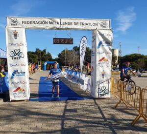 Edu Calderay, en el momento de cruzar la meta