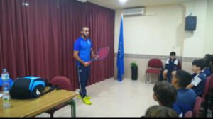Así, durante esta semana, el programa ‘Conoce el tenis de cerca’, hace escala en el Colegio Enrique Soler, donde los alumnos aprenden, de manera teórica, los fun