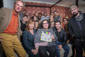 Imagen de los actores del cortometraje ‘Una mujer completa’ con su directora Ceres Machado