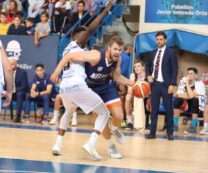 El jugador polaco promedió apenas 2 puntos por partido