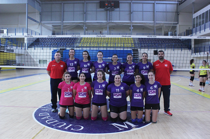 Plantel del Club Voleibol Melilla Femenino