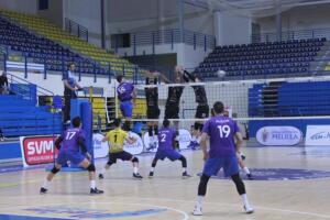 El Club Voleibol Melilla se estrelló ante el gran bloqueo del Vecindario ACE Gran Canaria