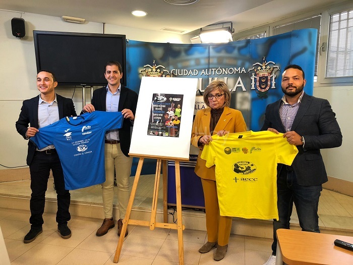 Los consejeros de Deportes y Distritos, con el responsable de la Escuela de Porteros ‘El Guardián’, y la presidenta de la Asociación Española Contra el Cáncer (AECC) Melilla