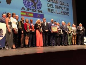 Foto de familia de los diferentes premiados de la pasada Gran Gala del Deporte de Melilla, celebrada en el Teatro Kursaal-Fernando Arrabal