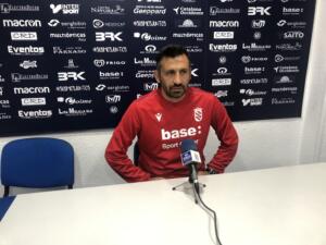 Manolo Herrero, entrenador de la U.D. Melilla, compareció ayer viernes en rueda de prensa