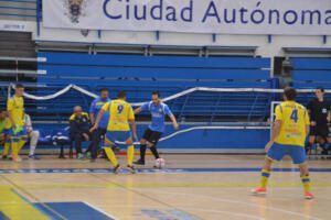 Imagen de un derbi entre el Melistar y el Sporting Constitución