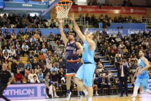 El marfileño y el lituano (imagen) firmaron una gran actuación en Lugo