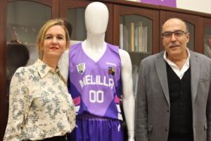 El primer equipo del club lució una equipación violeta con motivo de la lucha contra la violencia hacia las mujeres