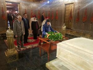 Dado que se trata de una visita oficial, lo primero que ha hecho la ministra de Exteriores de España ha sido visitar el Mausoleo Mohamed V