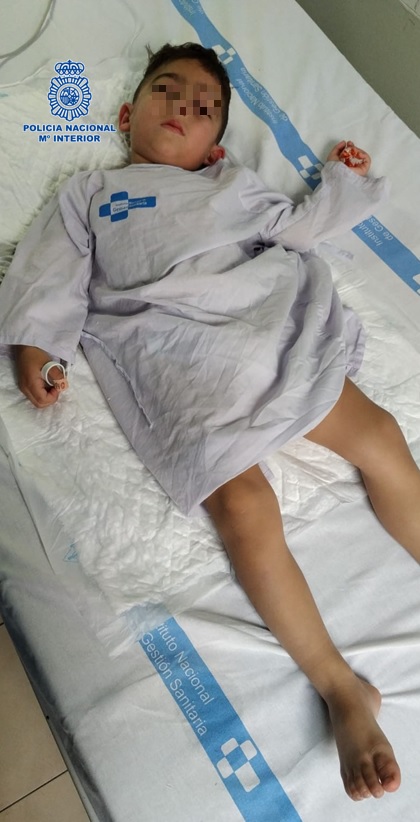 El niño fue atendido en el hospital al haber sido sedado