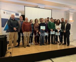 La consejera, Andrés Naranjo, el director de la Sociedad de la Información y los alumnos premiados