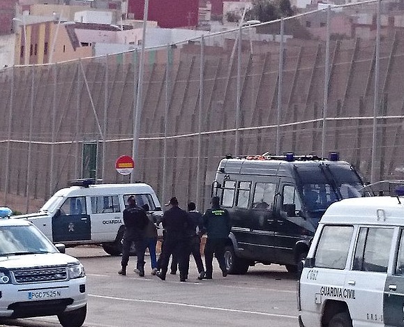 Imagen de un rechazo en frontera en Melilla