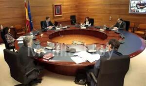 El presidente del Gobierno, Pedro Sánchez, preside el Consejo de Ministros extraordinario