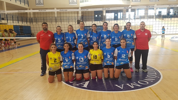 Plantilla del Club Voleibol Melilla, que ha completado una gran temporada con la consecución de la permanencia, aunque todavía quedan dos jornadas para que finalice la Liga