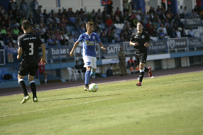 Pepe Romero, jugador de la U.D. Melilla, en un encuentro de esta temporada en el Álvarez Claro