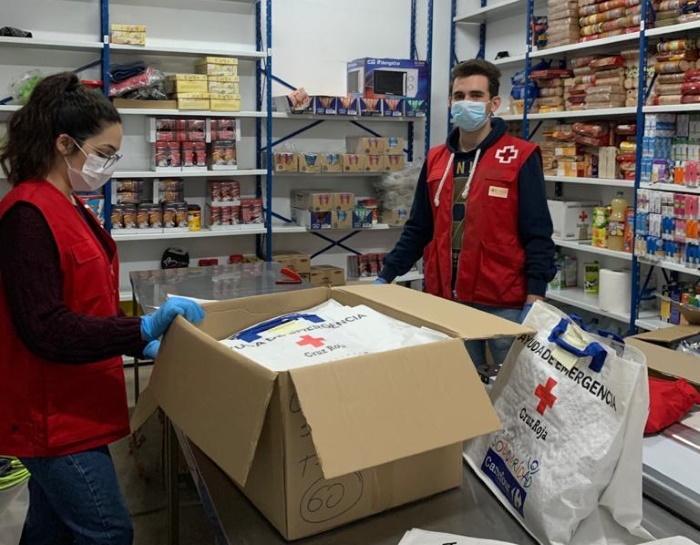 La Cruz Roja distribuye alimentos diariamente a la población