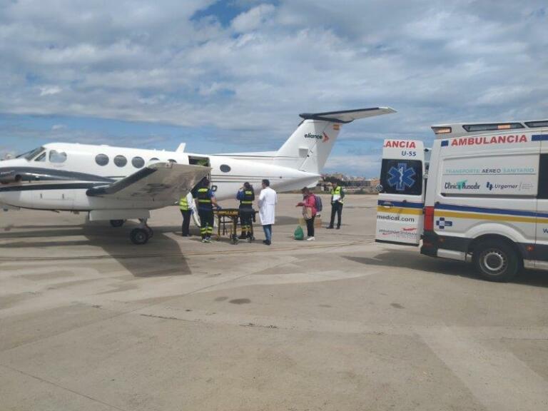 Uno de los 124 vuelos sanitarios que ha operado el aeropuerto de Melilla hasta ahora