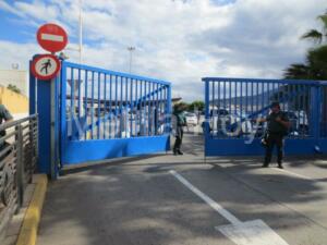 El paso fronterizo de Beni-Enzar, ayer por la tarde