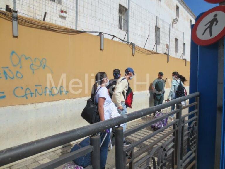 Los que ayer retornaron a su país son muchos menos de la mitad de los marroquíes que están bloqueados en Melilla