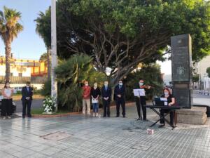 El partido VOX Melilla realizó ayer un homenaje a las víctimas del COVID-19