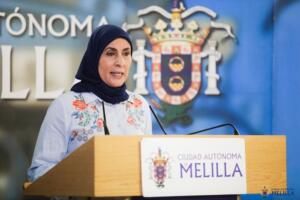 La viceconsejera del Mayor, Fatima Mohamed Kaddur, ayer en rueda de prensa