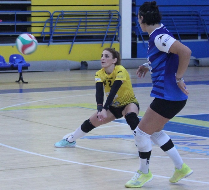 Lucía Buendía seguirá siendo la entrenadora-jugadora del Club Voleibol Melilla Femenino