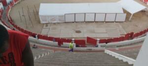 La secretaria de Estado de Migración visitó ayer las instalaciones de la Plaza de Toros (FOTO @patucafvicens)
