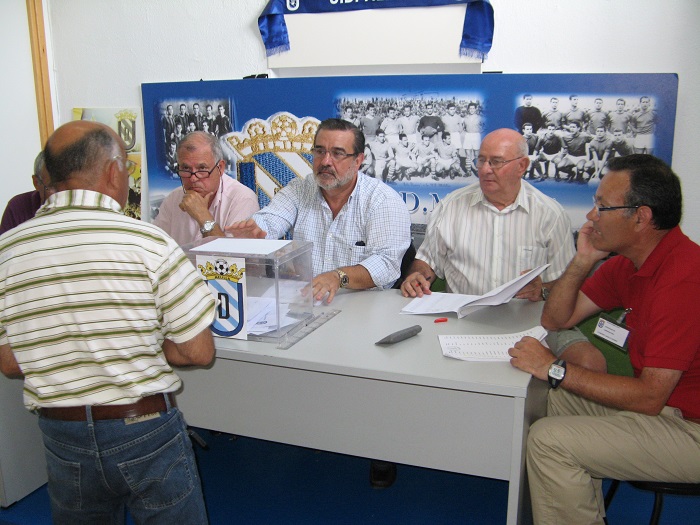 La U.D. Melilla celebró elecciones a la presidencia, por última vez, en el verano de 2010, siendo los candidatos Francisco Molina y Manolo Agulló