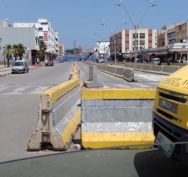 La frontera, bloqueada por barreras en el lado marroquí