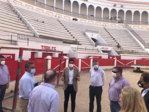 La plaza acoge a inmigrantes y marroquíes varados en la ciudad