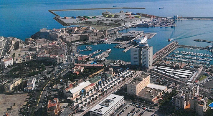 La ampliación del puerto, uno de los proyectos paralizados