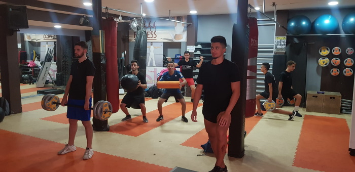 Los jugadores azulgranas ejercitándose en el gimnasio Intergym Fitness