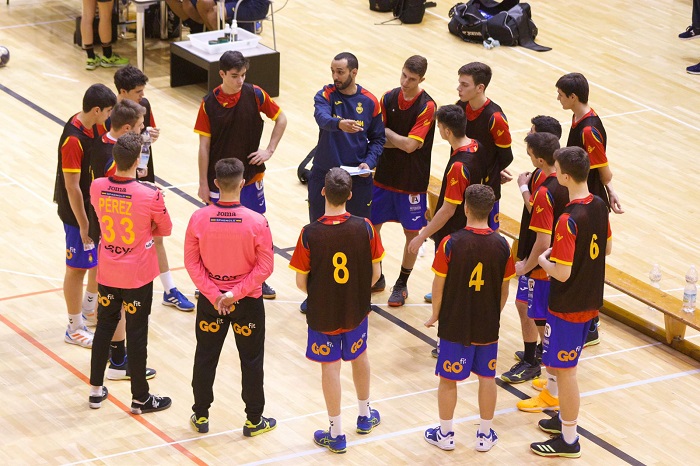 Faisal Salmi, entrenador del Melilla Balonmano, en una de las Concentraciones de jóvenes talentos de la Selección Española