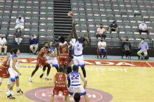 Un mal tercer cuarto condenó a los azulones