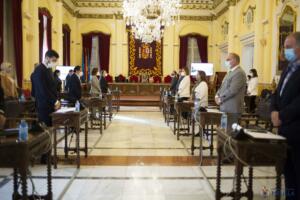 Los diputados de la Asamblea guardan un minuto de silencio (Foto CAM)