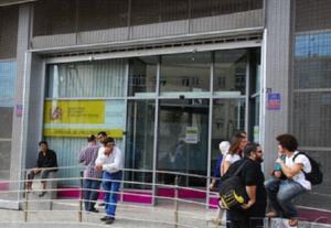 En la foto, el Servicio de Empleo (SEPE, antiguo INEM), situado en la parte alta del Real