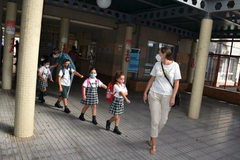 Rojas recalcó en que los protocolos en los centros educativos se están cumpliendo “a rajatabla”