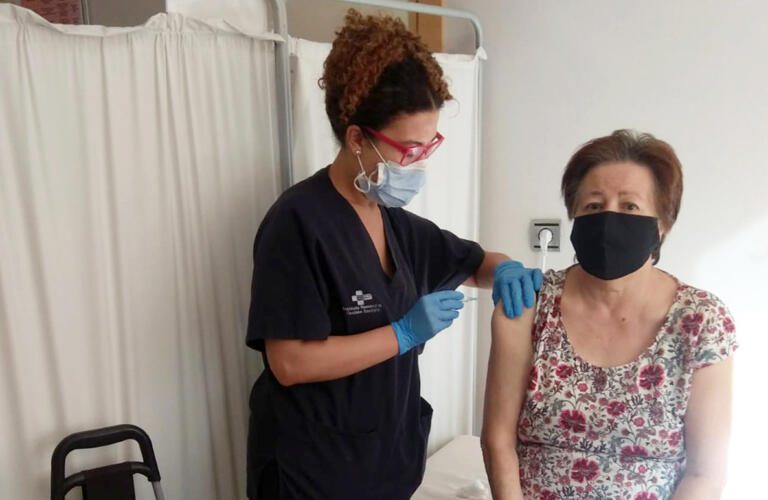 Imagen de la vacunación contra la gripe en Melilla